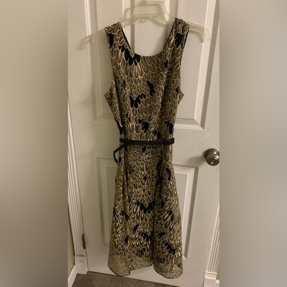 White House Black Market black & gold dress size 12 - Picture 3 of 4